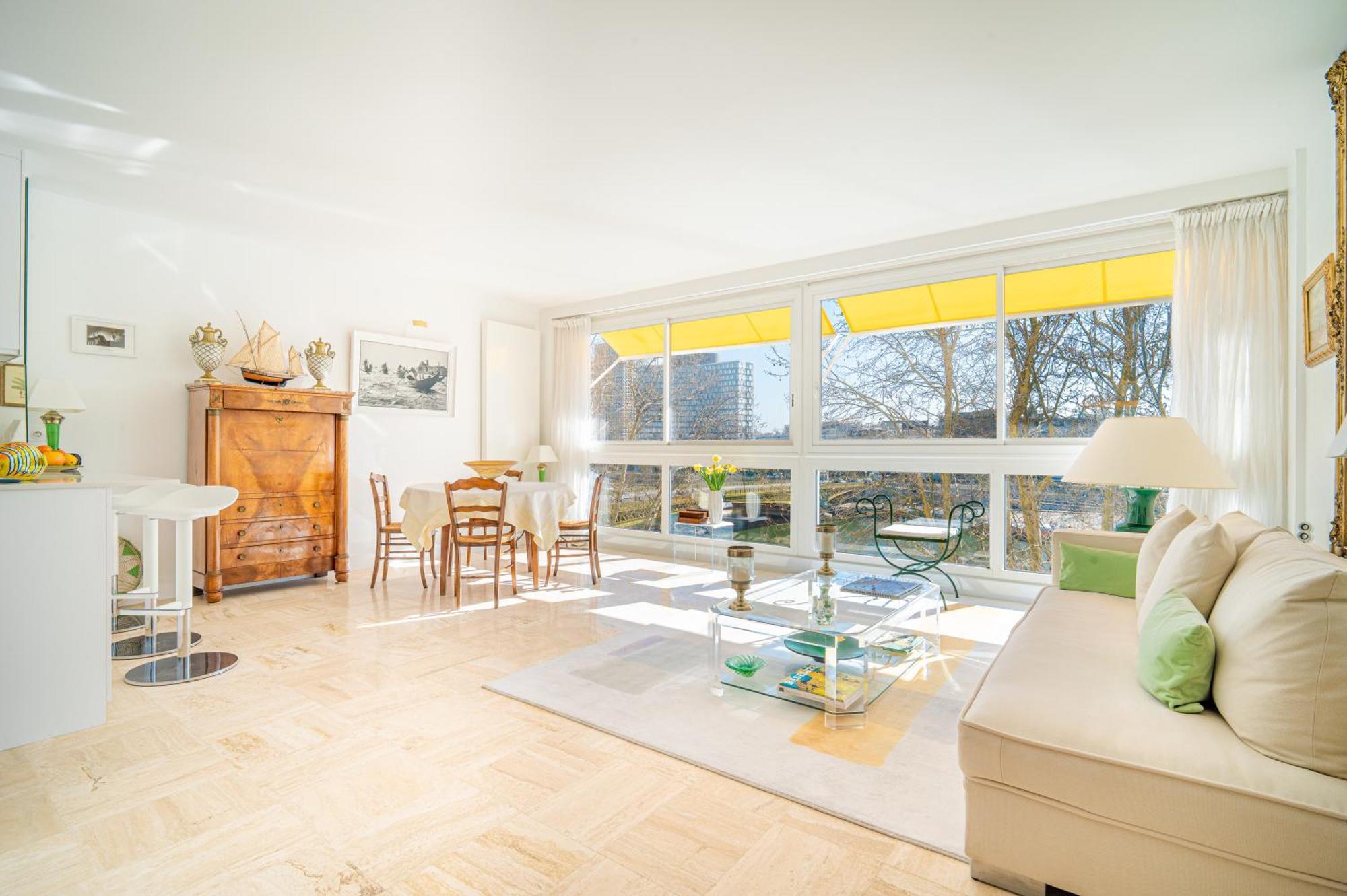 Lovely With View Apartment Paris