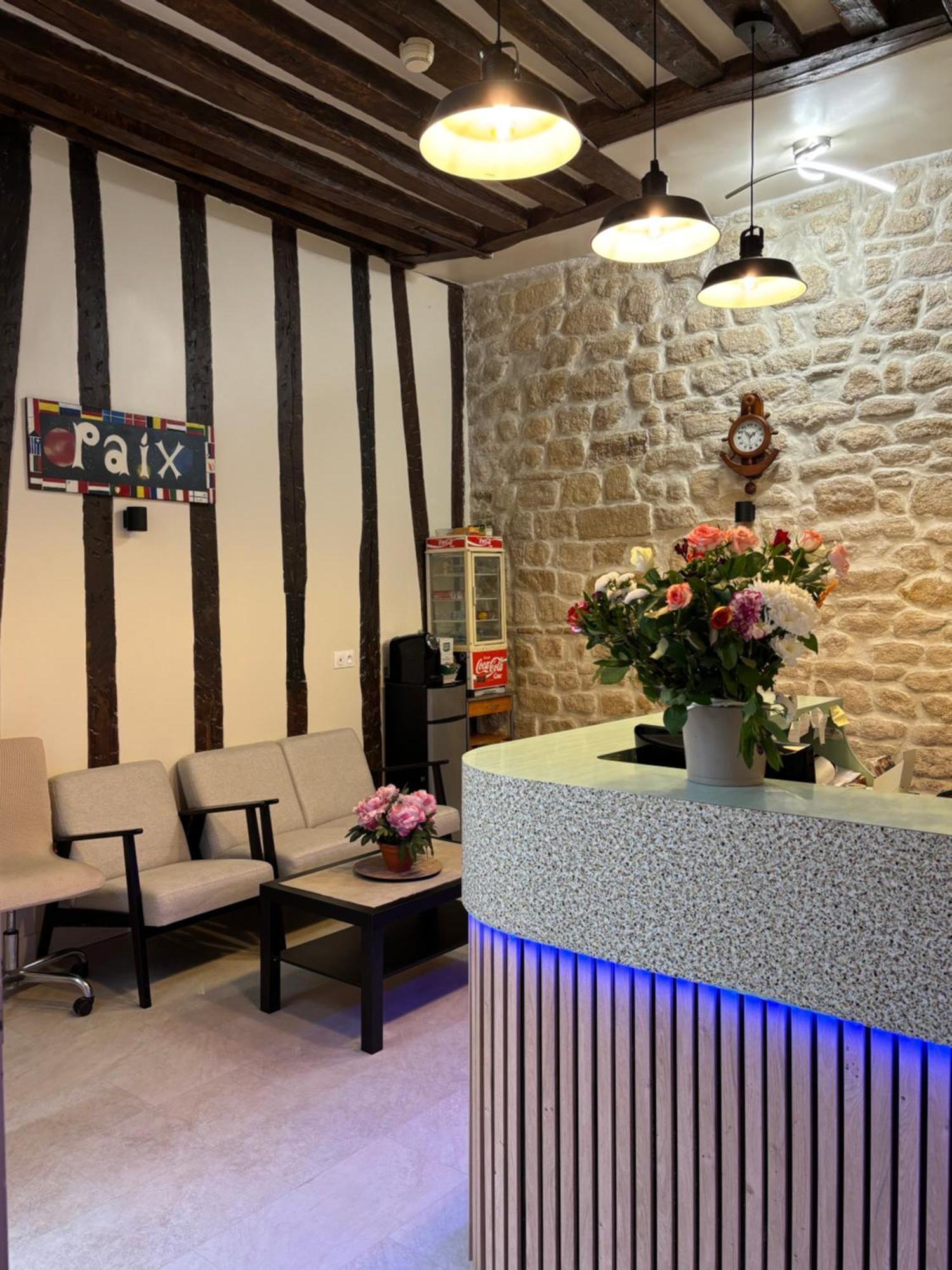 Des Fontaines 2*