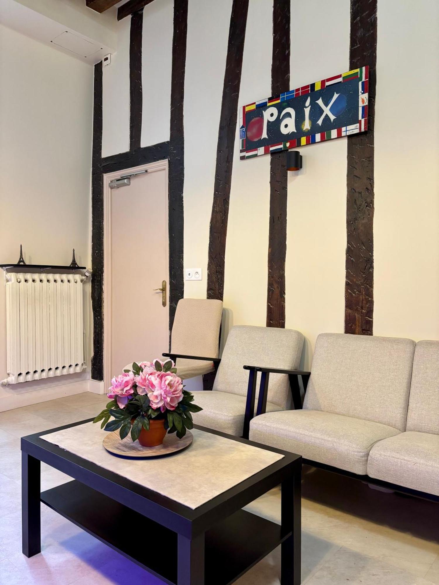 Hotel Des Fontaines Paris