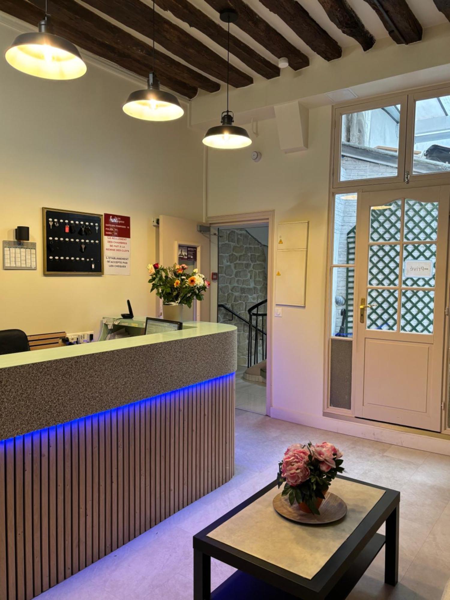 Des Fontaines Hotel