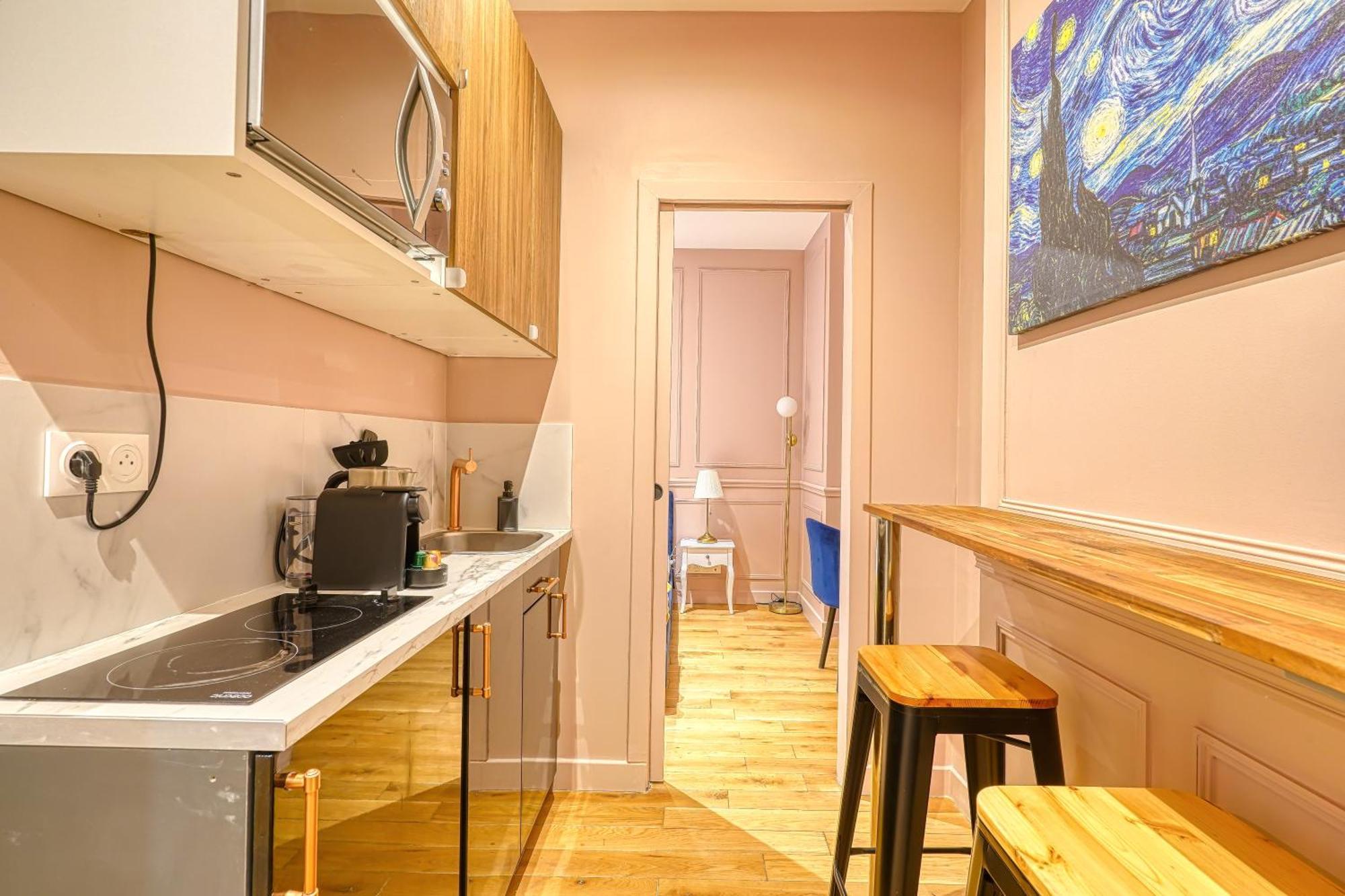 Anna In Republique Apartment *