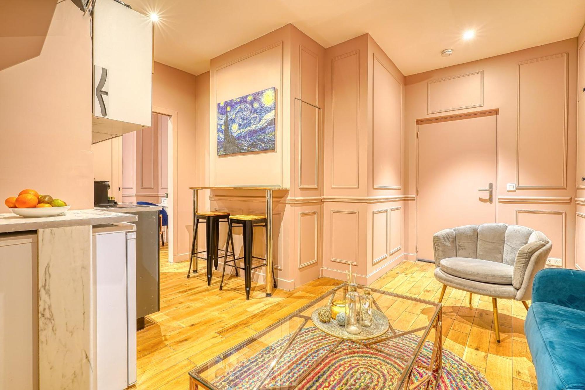 Anna In Republique Apartment