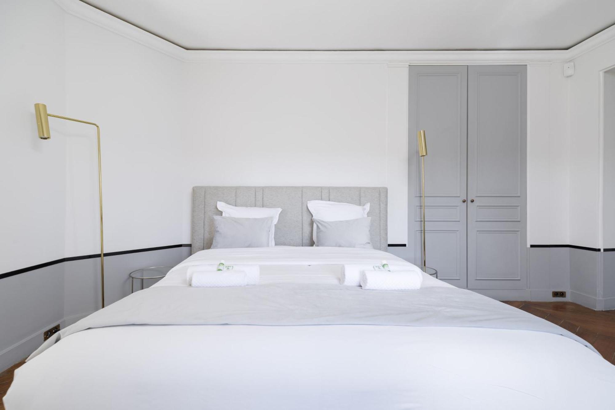 Luxury - Avenue Montaigne * Paris