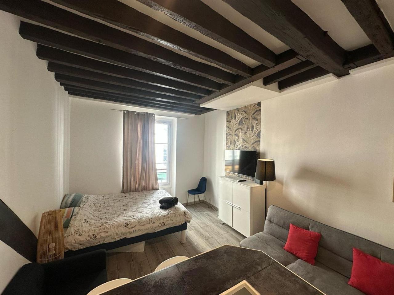 Ponthieu Apartment