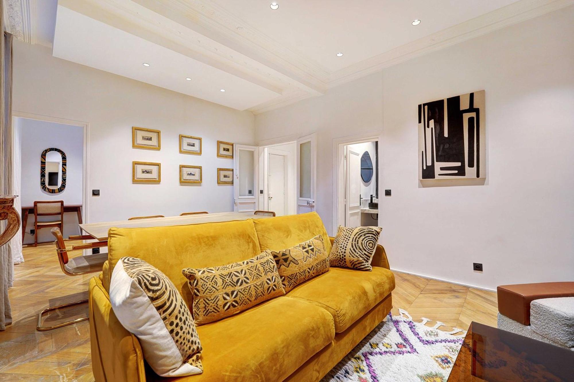 Charm And Elegance For 8p-3br - Grands Boulevards Apartment Paris