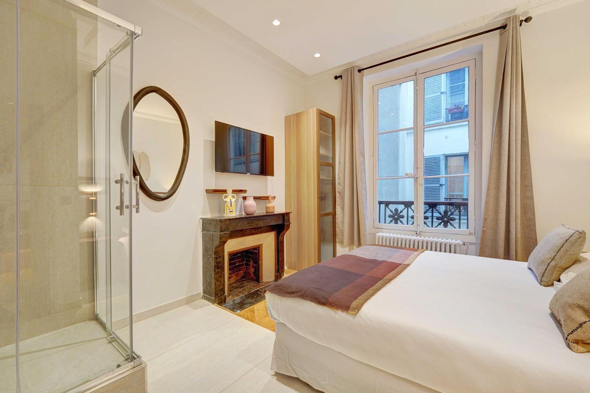 Apartment Charm And Elegance For 8p-3br - Grands Boulevards Paris