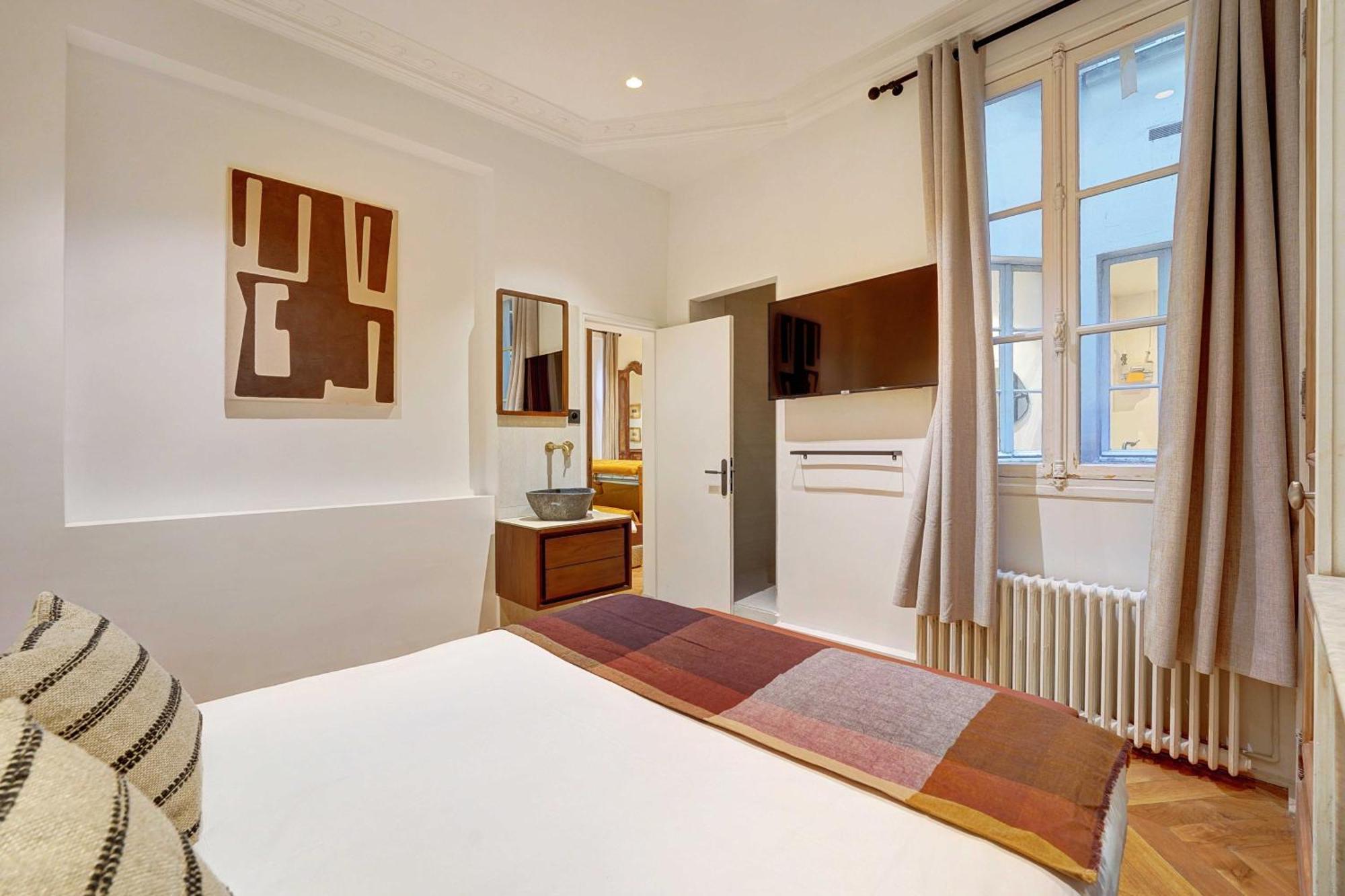 Charm And Elegance For 8p-3br - Grands Boulevards *