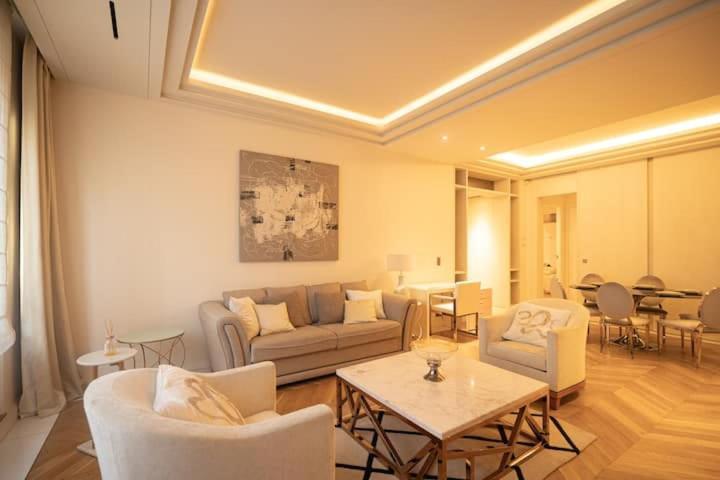 Luxury - Champs Elysees Apartment Paris