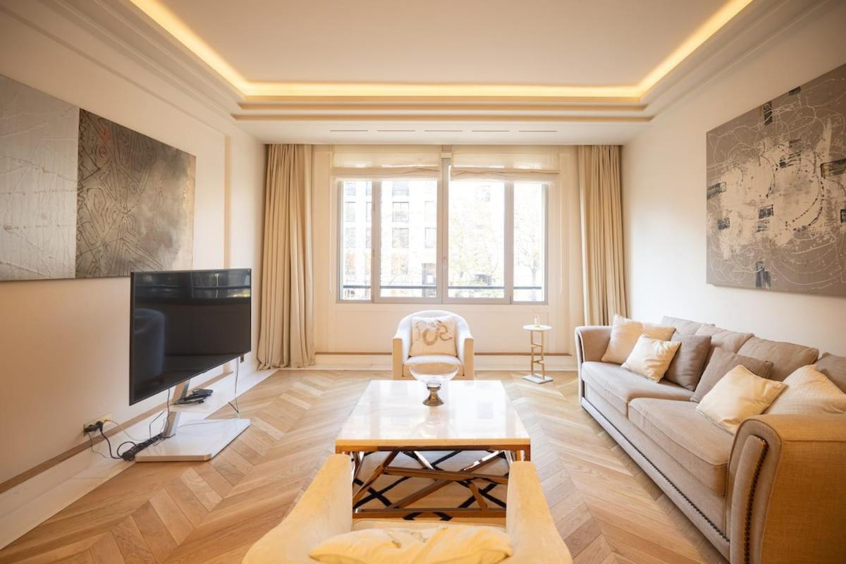 Luxury - Champs Elysees Apartment Paris