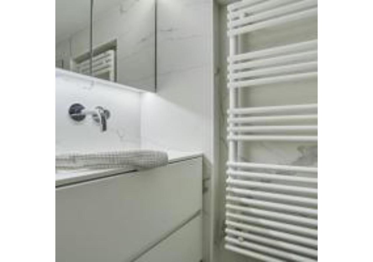 Duplex Center Of By Studioprestige