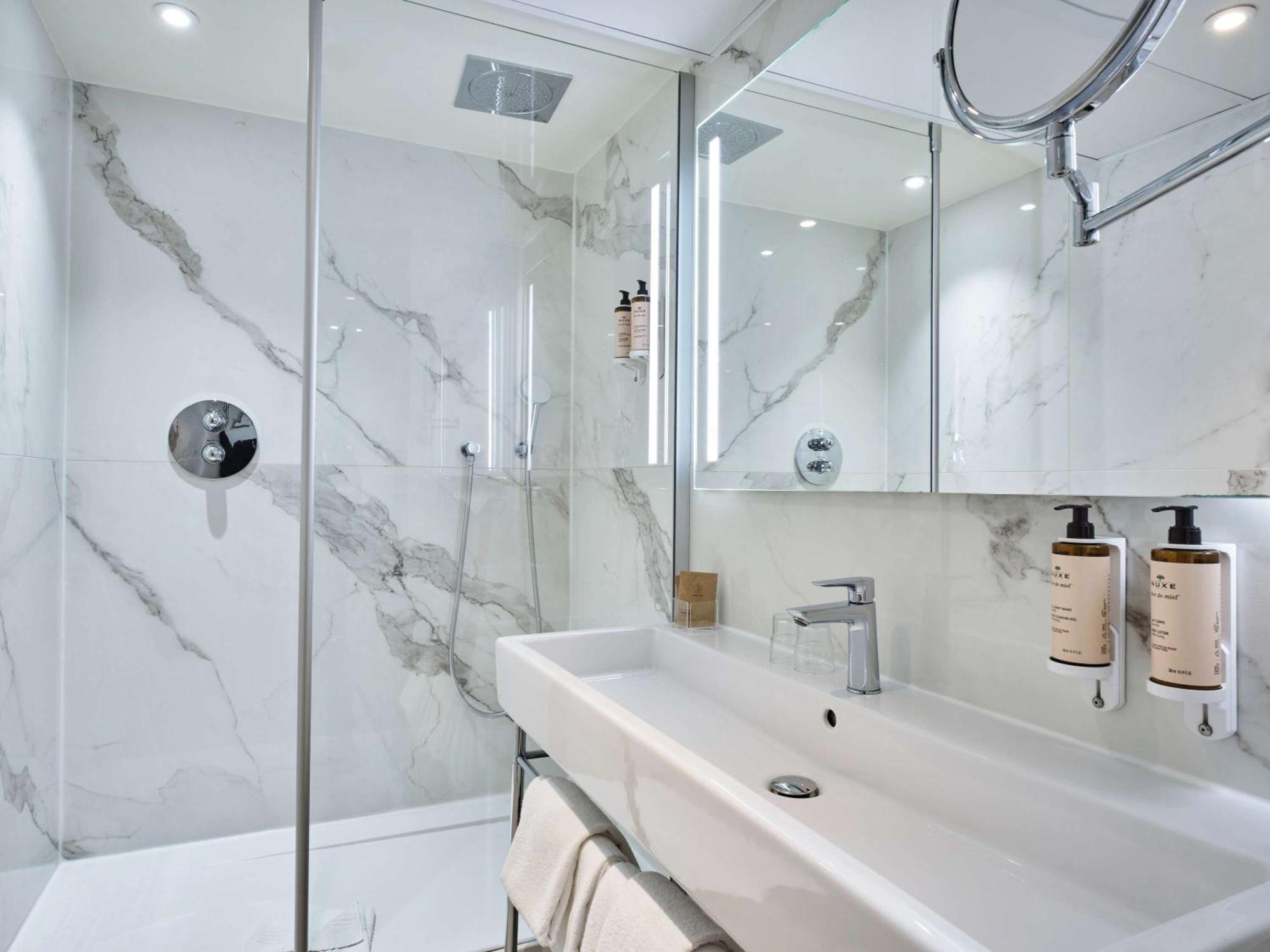 Mercure Notre Dame Saint Germain Des Pres Hotel 4*