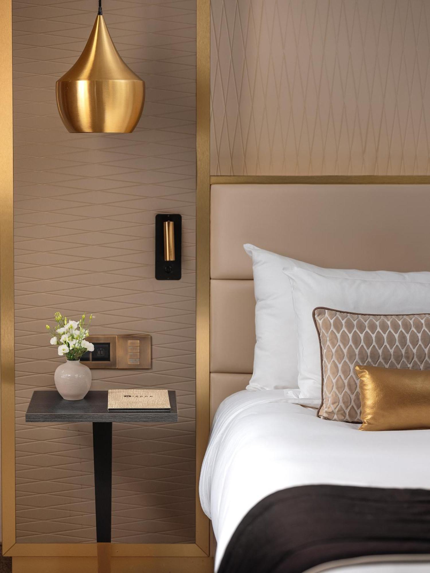 Niepce Hôtel, Curio Collection By Hilton