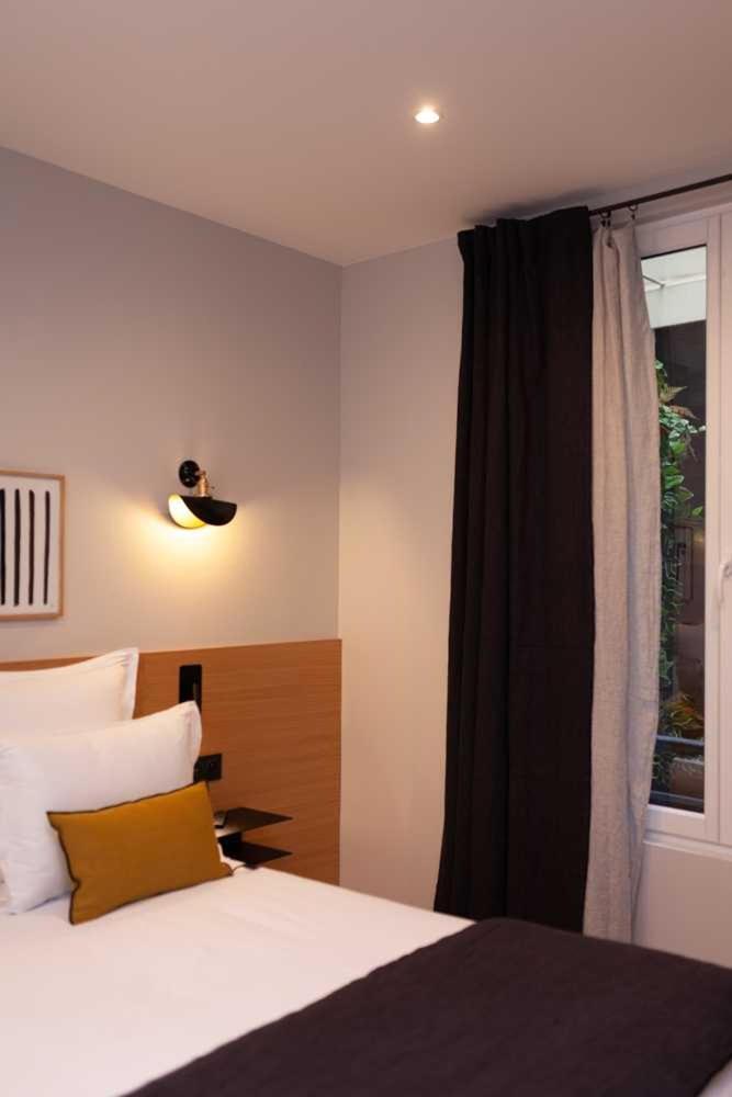 Hotel Tinah Paris, Champs Elysees 2*