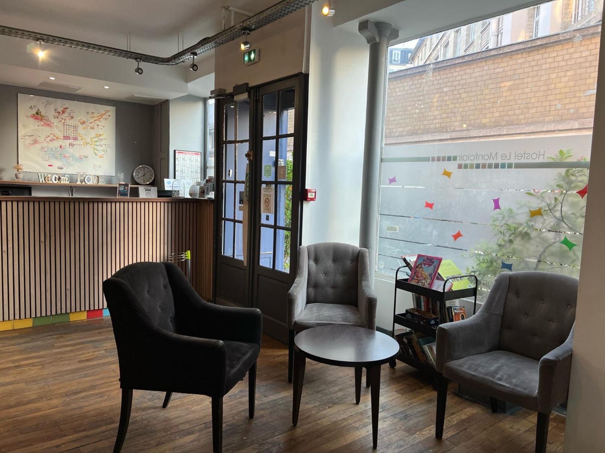 Le Montclair Montmartre By River Hostel *