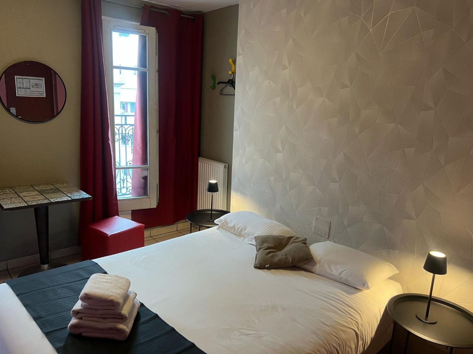 Hostel Le Montclair Montmartre By River
