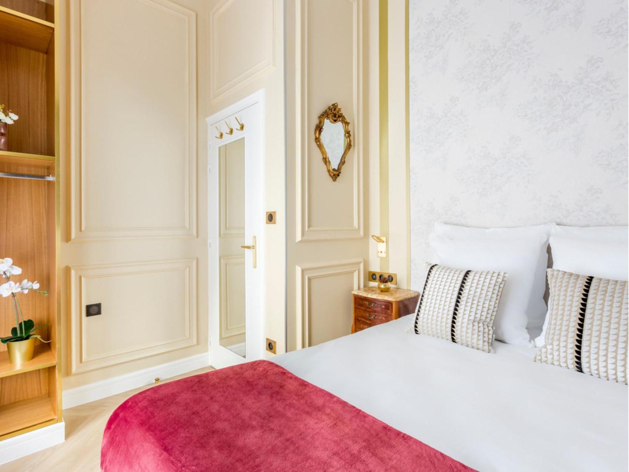 Apartment Merveil -luxury -champs Elysees-haussmann Ii Paris
