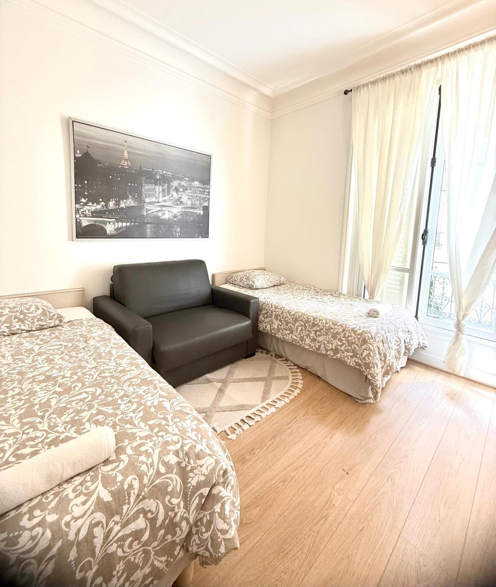 Champs Elysees 5 Apartment *