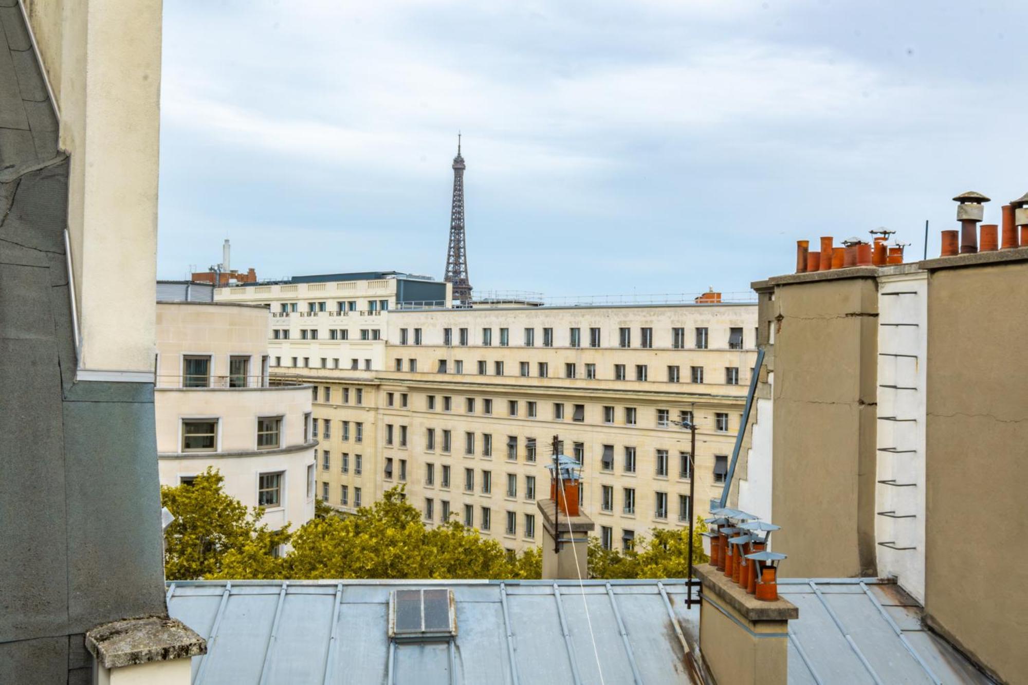 Charming - Eiffel Tower Apartment Paris