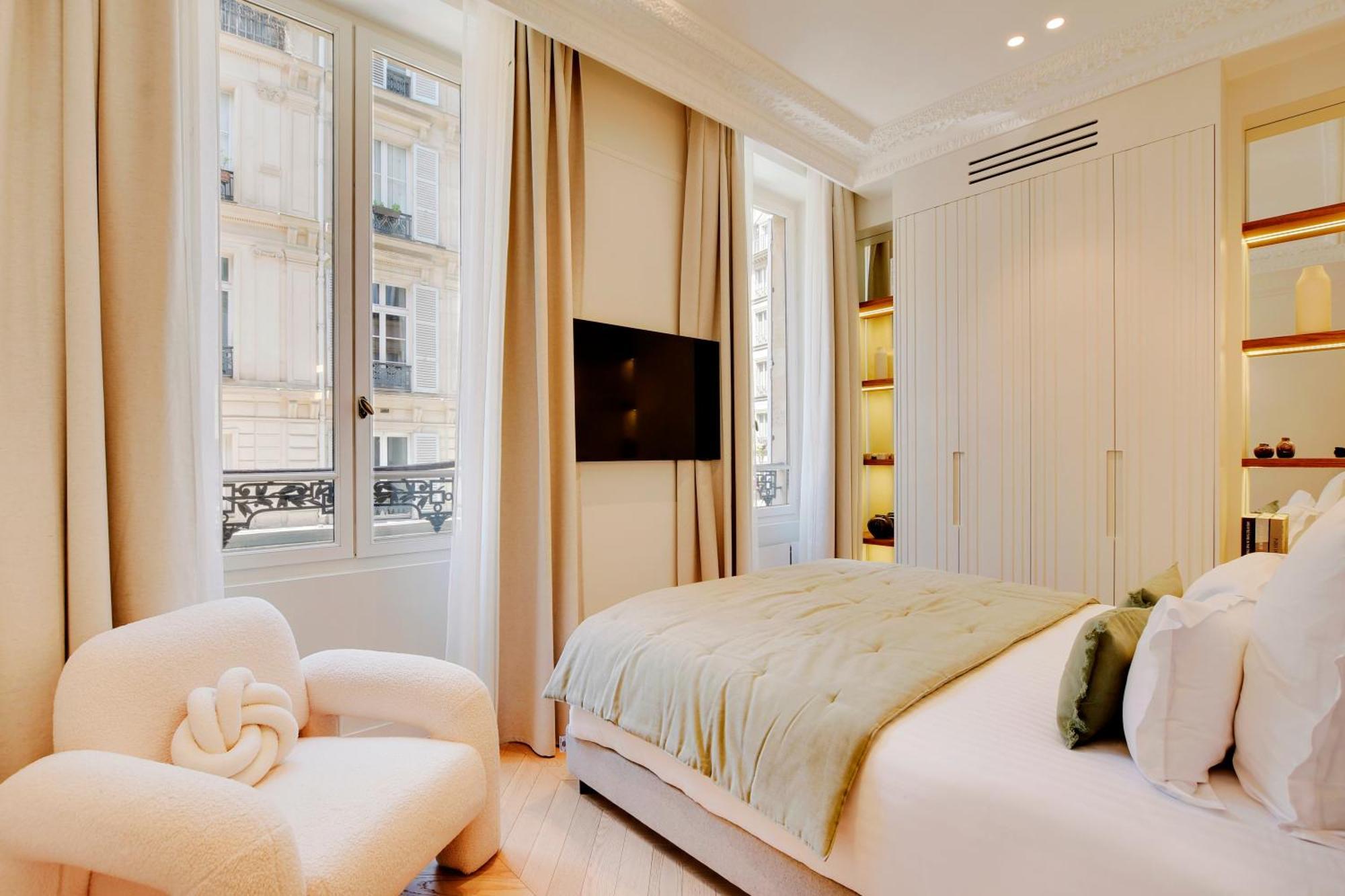 Maison Galante's With Services In La Madeleine - Opera *