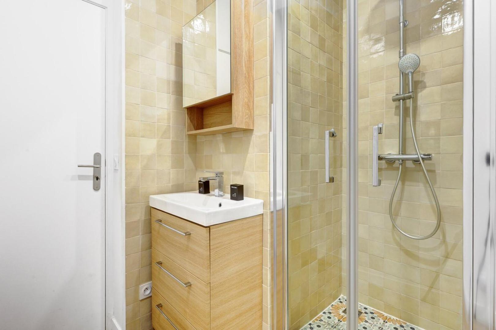 Apartment 245 Mercedes - Superb In *