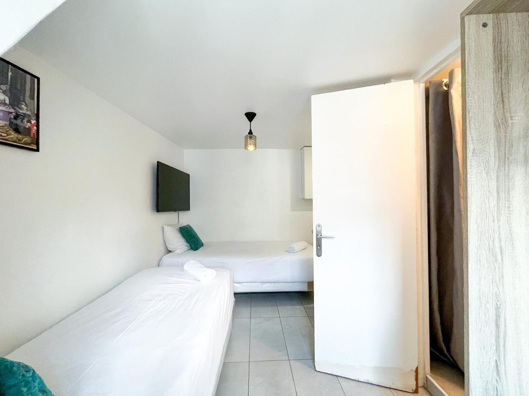 144 - Urban Charming In Apartment *