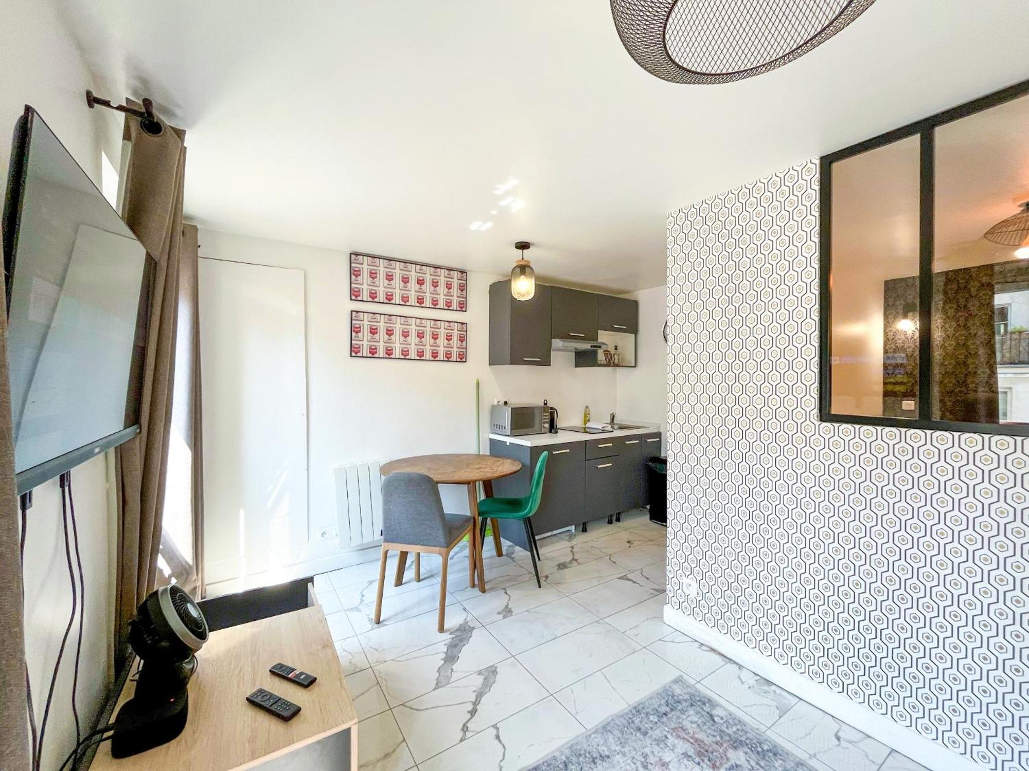 Apartment 143 - Urban Charming Flat In Center Of