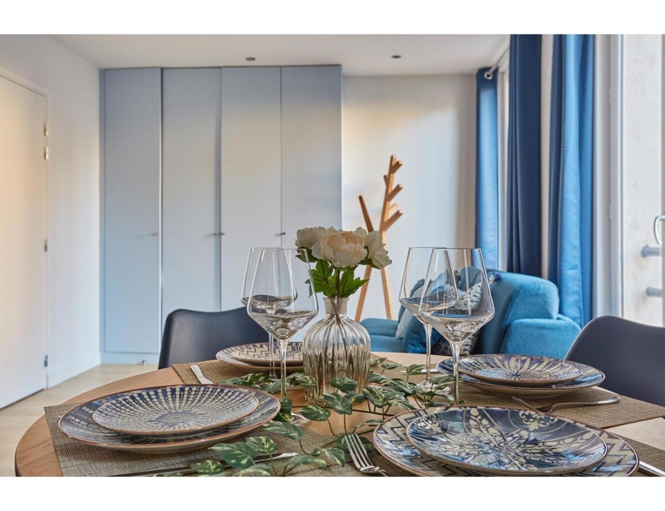 Apartment Porte Maillot Arc De Triomphe By Prestige