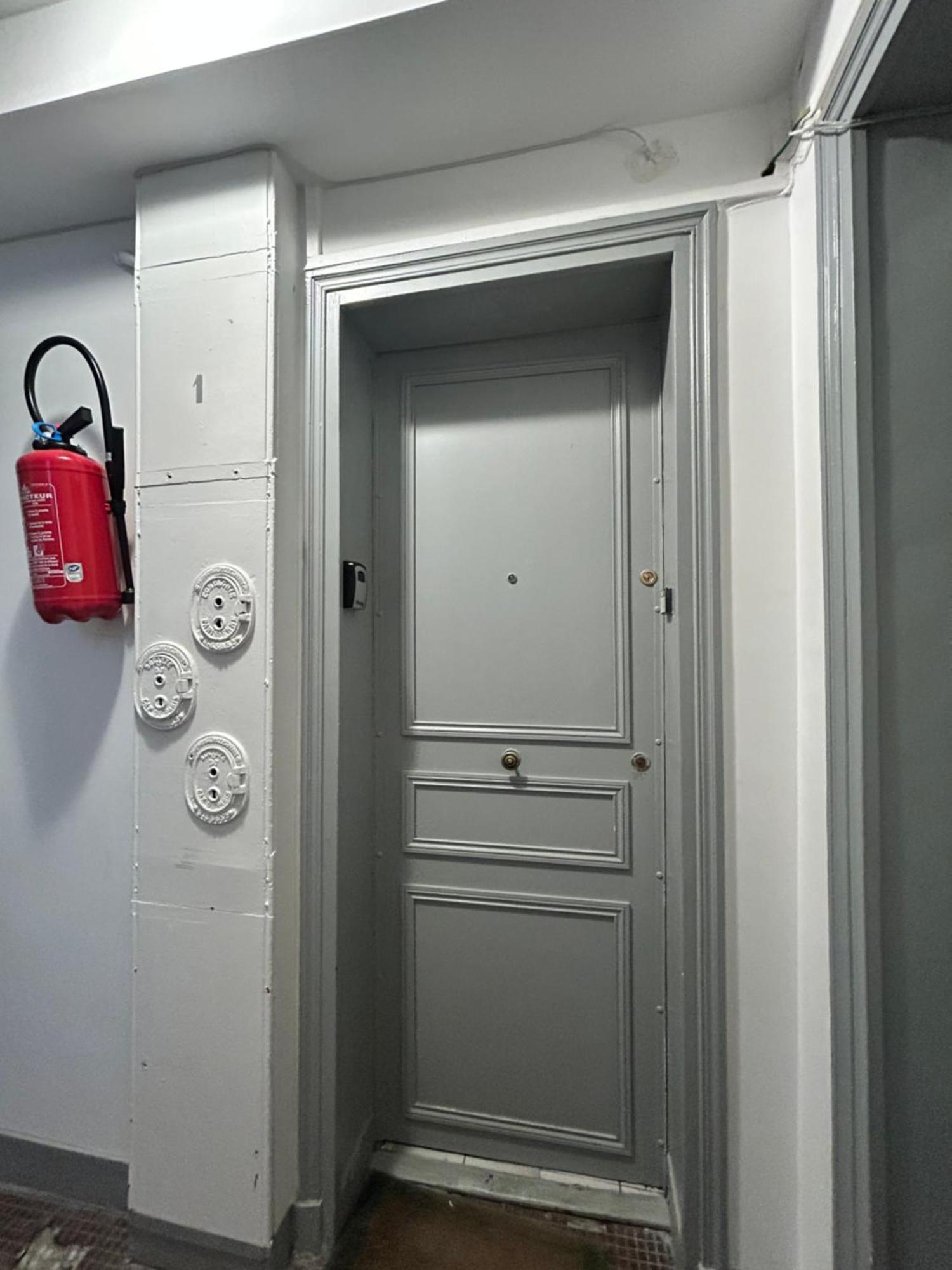Gobelins Apartment *