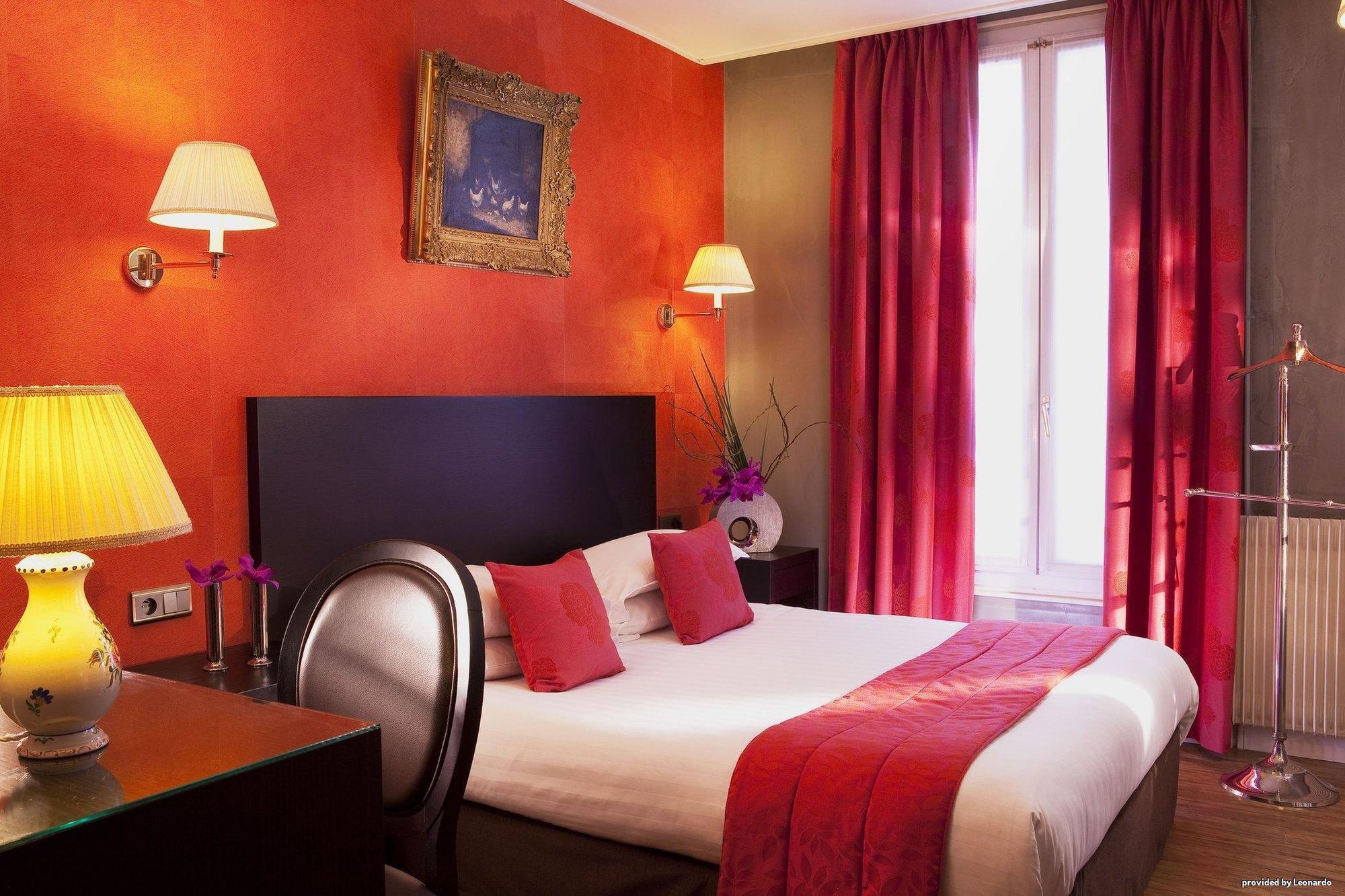 Plaza Elysees Hotel Paris