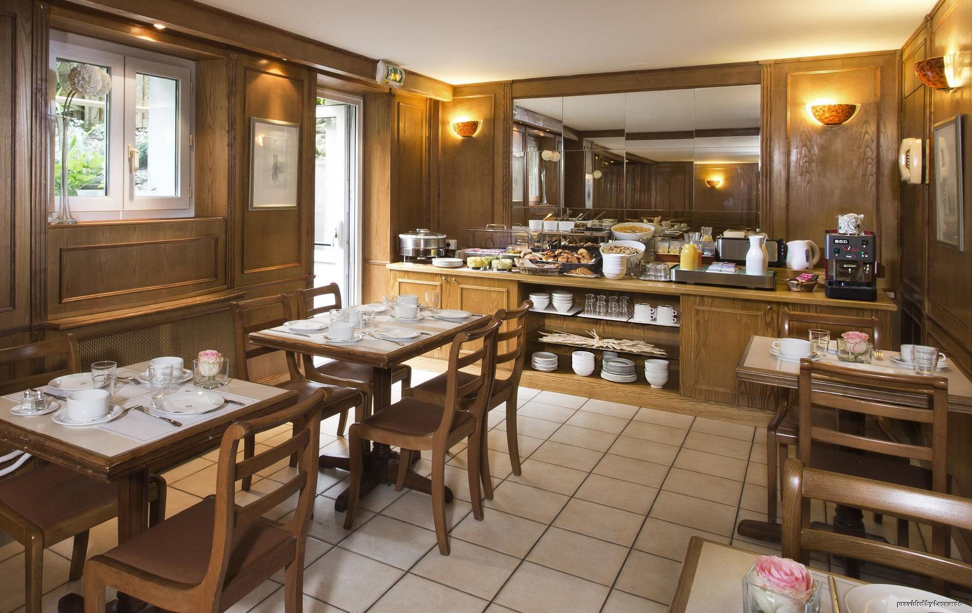 Montcalm 3*