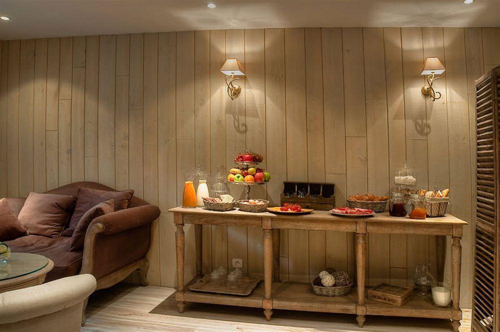 Cluny Square Hotel 3*