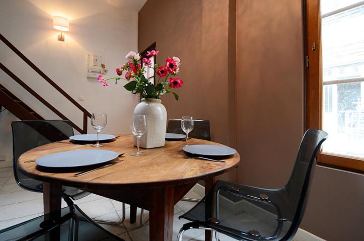 Apartment Short Group Temple Serviced Paris