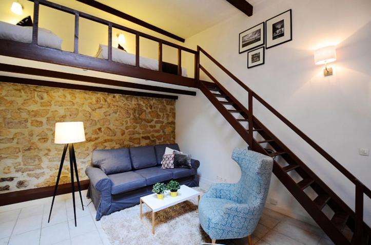 Short Group Temple Serviced Apartment