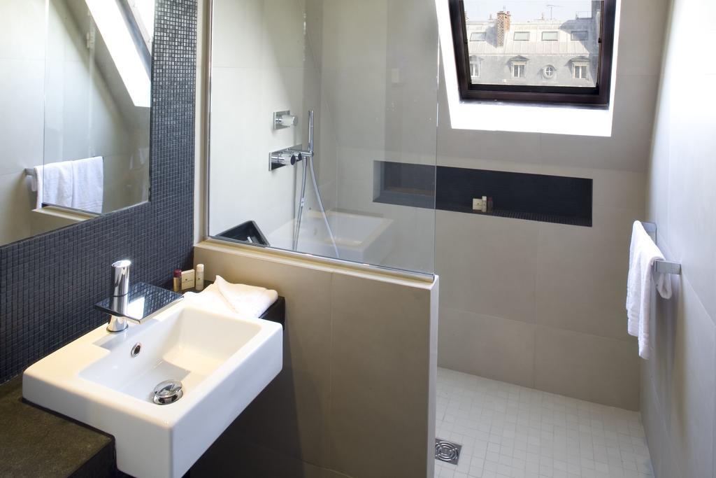 Marceau Champs-elysees Hotel 3*