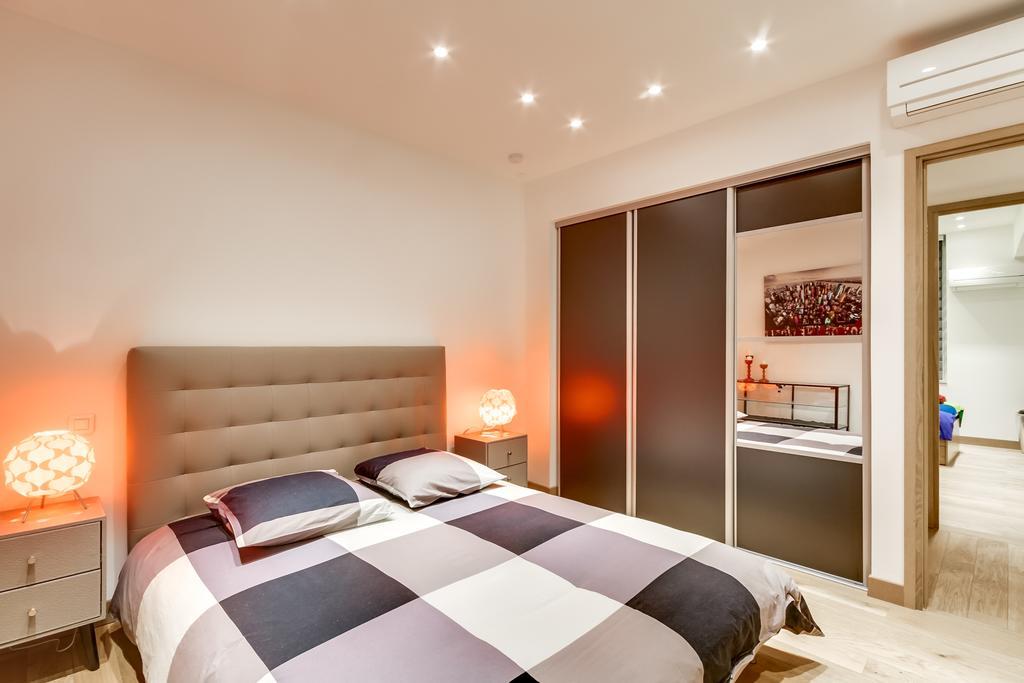 Just Renovated 138m2 On The Seine * Paris