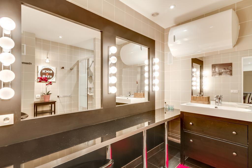 Just Renovated 138m2 On The Seine Paris