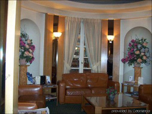 Hotel Royal Elysées Paris