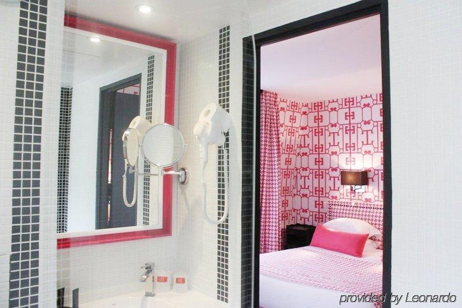 Hotel Monceau Elysees 3*