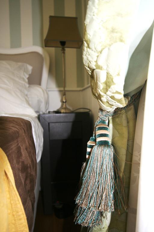 Interiors - Le Marais Archives 2 Bdr