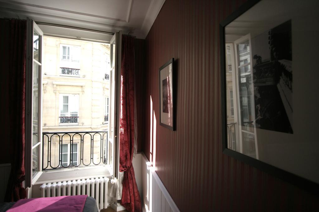 Interiors - Le Marais Archives 2 Bdr