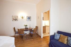 Capucines 1294 Hld 37600 Paris