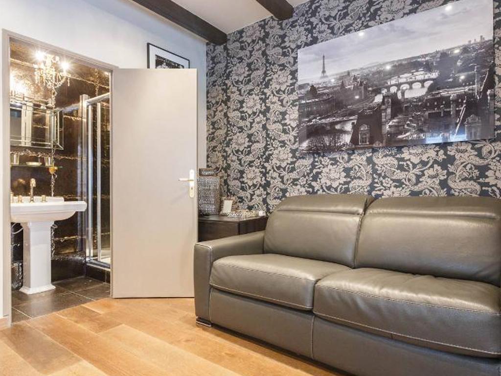 Du Louvre Apartment *