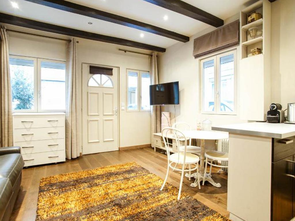 Apartment Du Louvre Paris