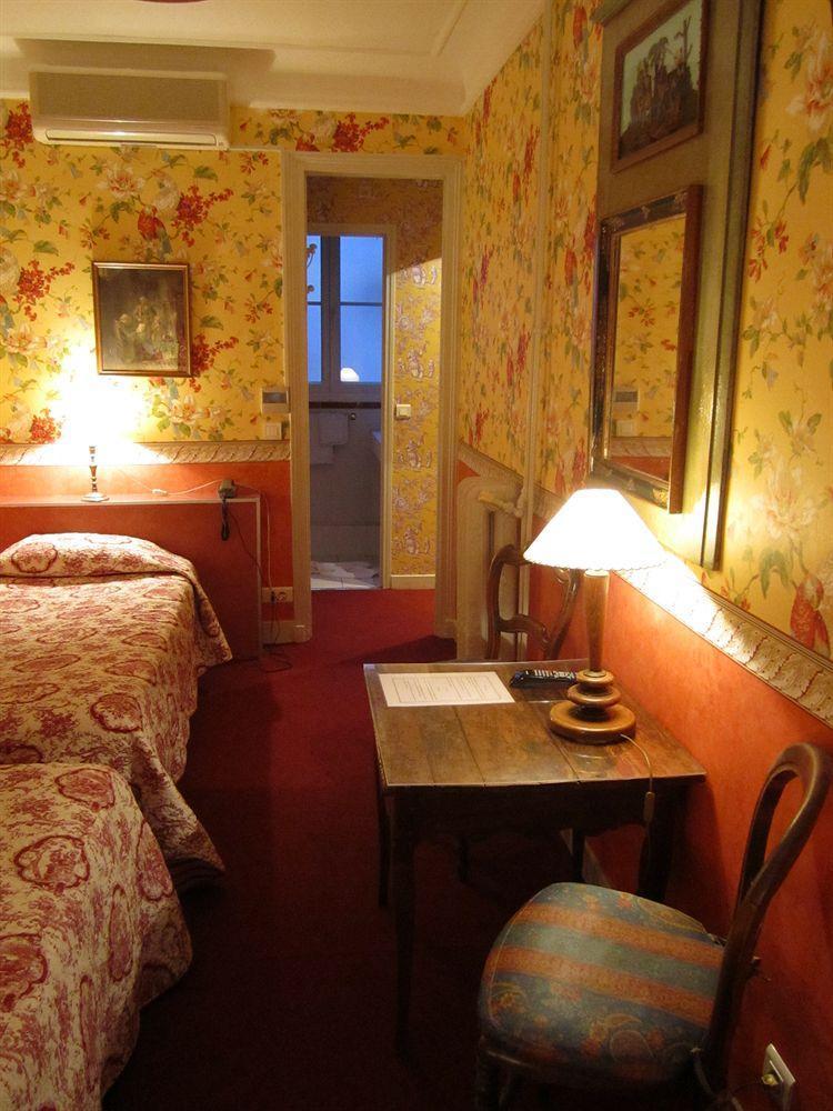 Hotel De 3*