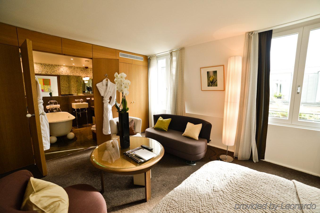 Pershing Hall Paris