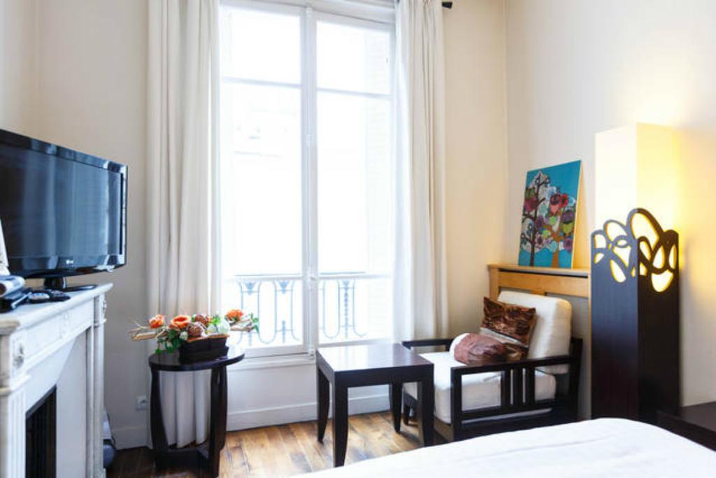 Argentine Apartment *
