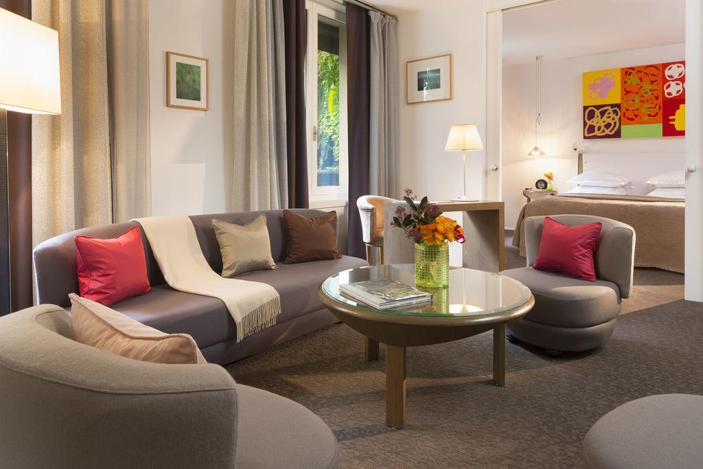 Pershing Hall Hotel