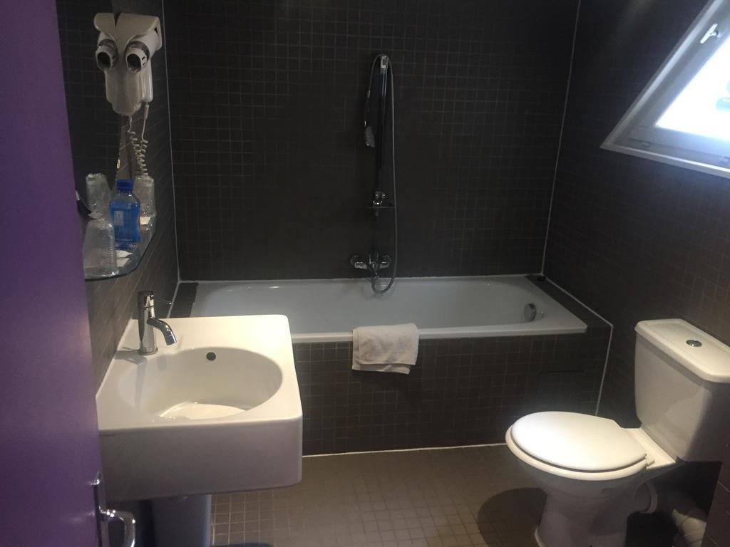 Du Parc Saint Charles Hotel Paris