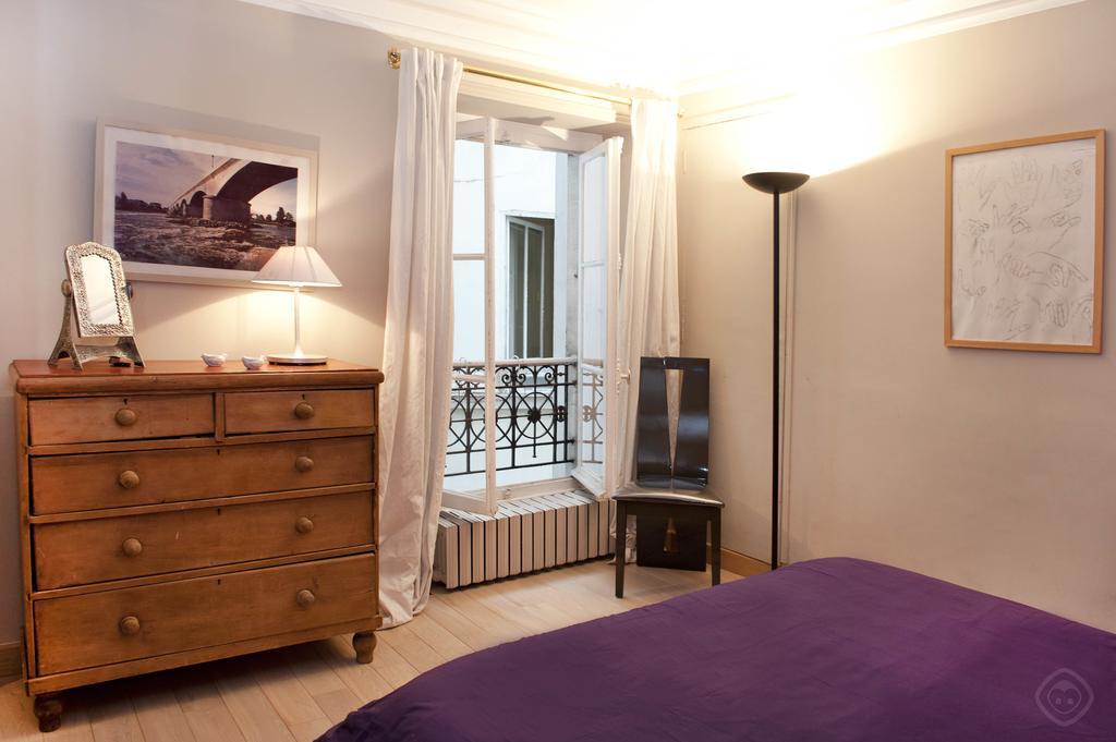 Chic Saint Germain Apartment Paris
