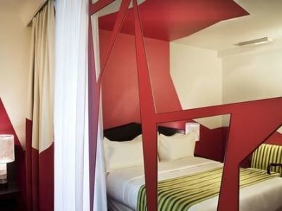 Cristal Champs Elysees 4* Paris